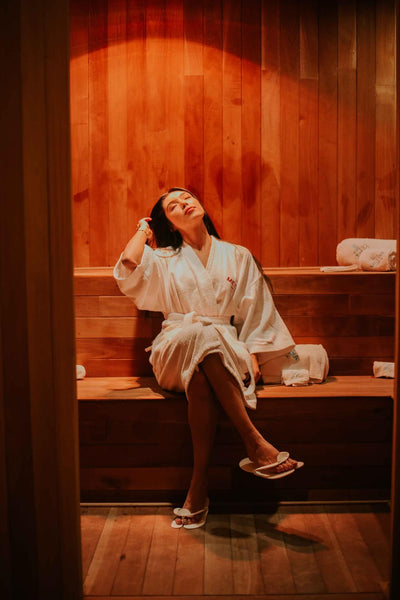 How to Protect Your Hair in a Sauna